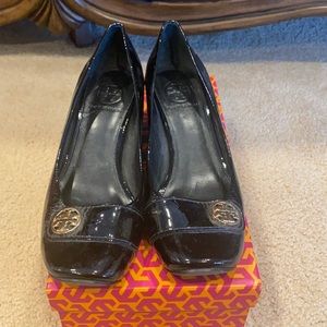Authentic Tory Burch Shoes 2 Inches Heels Gold Logo Size 8